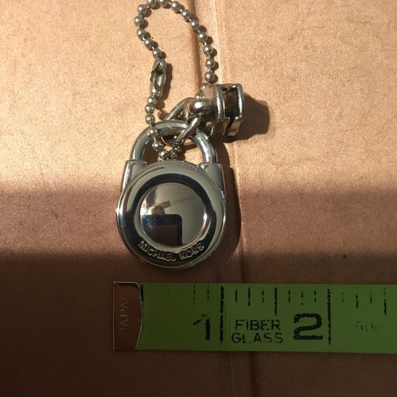 MICHAEL KORS Silver Tone Lock Charm Key Fob Keychain Bag Tag or Zipper Pull 1” - Picture 4 of 7